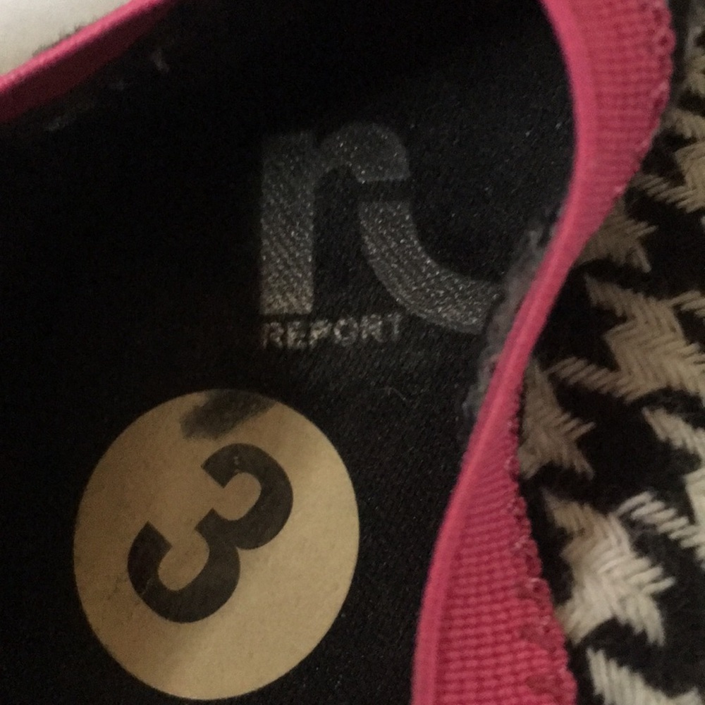 Shoes - Picture 2 of 4